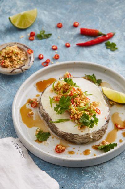 国产三文鱼试吃视频,口感鲜美，品质卓越，国产海鲜新宠