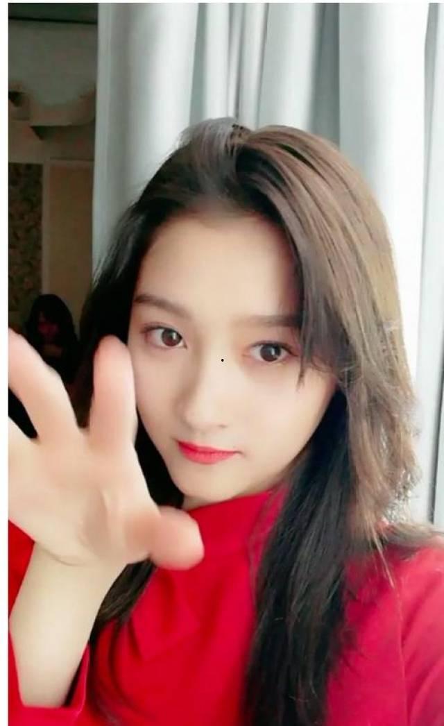 国产小v自拍视频,捕捉青春瞬间，展现个性风采